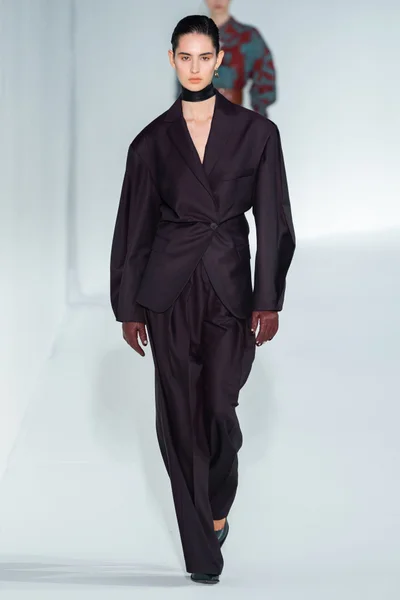 Look 19
